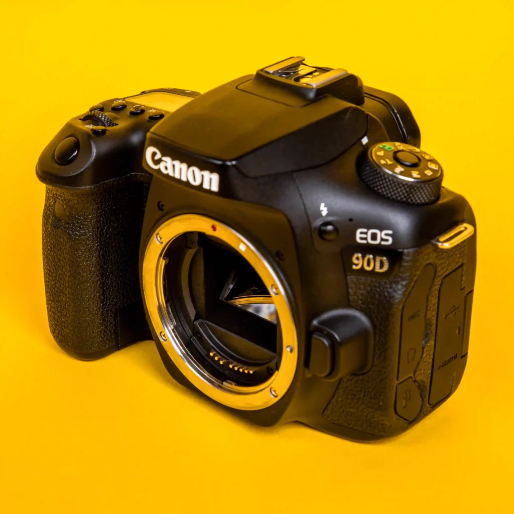 بدنه دوربین CANON 90D